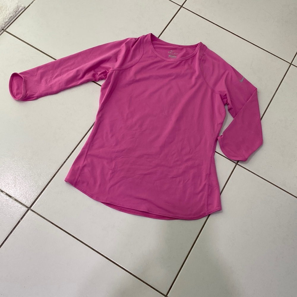 Womens Nike Fall/Winter weight 3/4 sleeve top